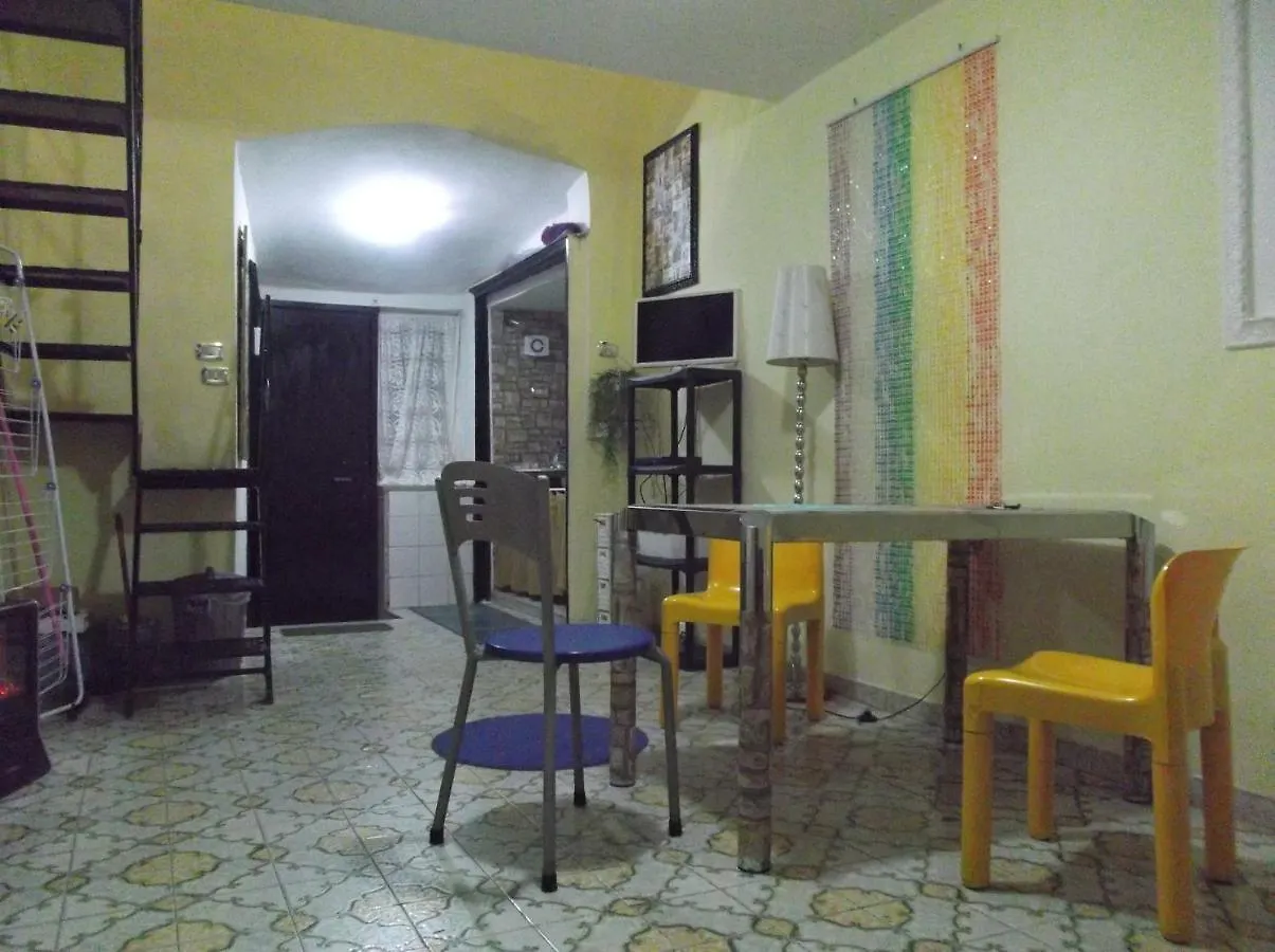 Holiday home Monolocale Fronte Strada Napoli Centro Storico Villa
