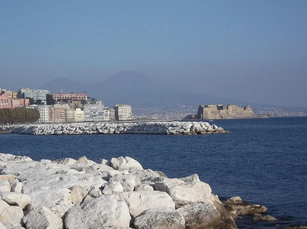 Monolocale Fronte Strada Napoli Centro Storico Villa Holiday home Naples